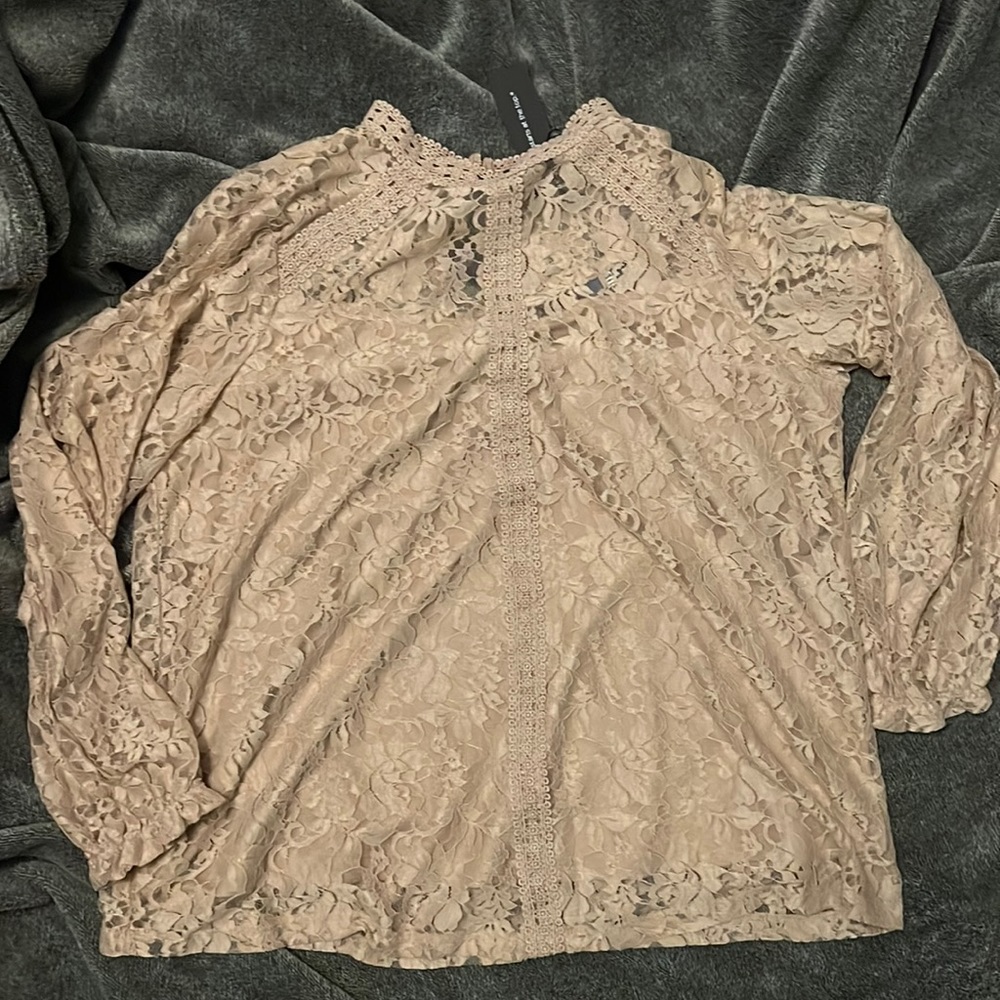 Cable & Gauge Lace Long sleeve blouse